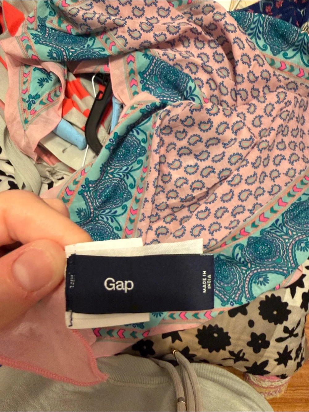 GAP scarf pink